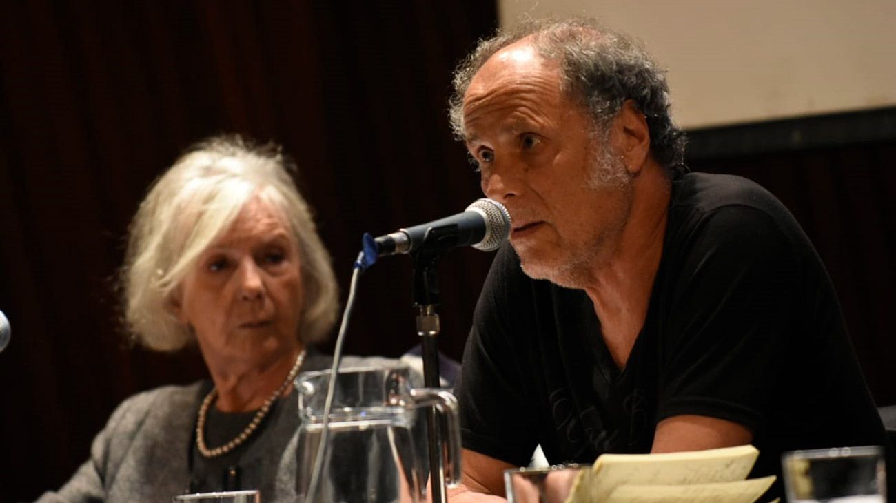 Beatriz Sarlo y Tomás Abraham, dos de los principales intelectuales del país, discuten sobre el futuro del periodismo en la Sala Borges de la Biblioteca Nacional