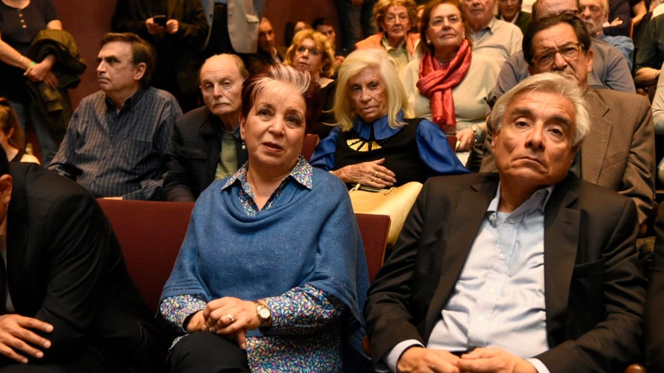 Beatriz Sarlo y Tomás Abraham, dos de los principales intelectuales del país, discuten sobre el futuro del periodismo en la Sala Borges de la Biblioteca Nacional