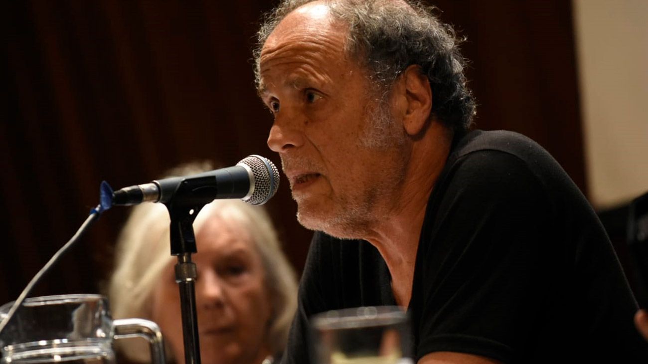 Beatriz Sarlo y Tomás Abraham, dos de los principales intelectuales del país, discuten sobre el futuro del periodismo en la Sala Borges de la Biblioteca Nacional