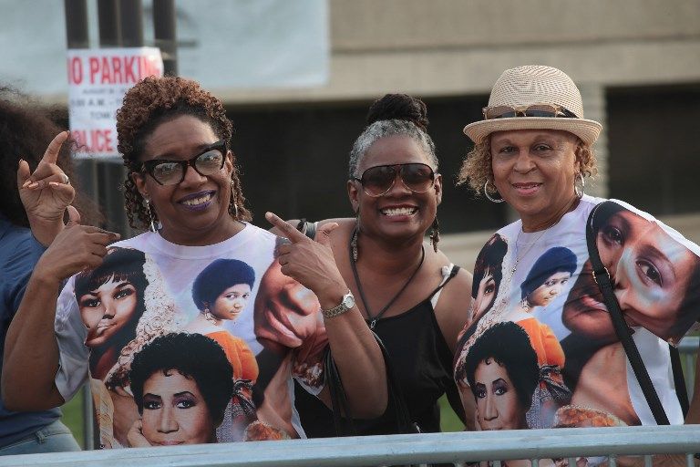 Miles de personas despiden a Aretha Franklin en su capilla ardiente en Detroit (EE.UU.)