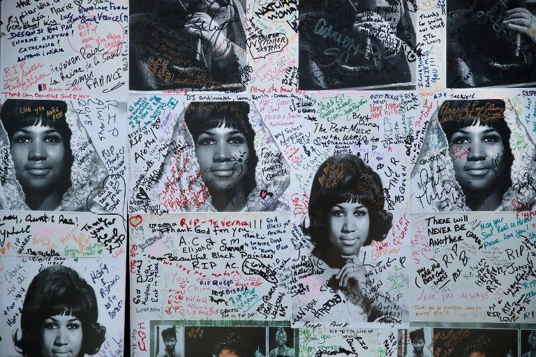 Miles de personas despiden a Aretha Franklin en su capilla ardiente en Detroit (EE.UU.)