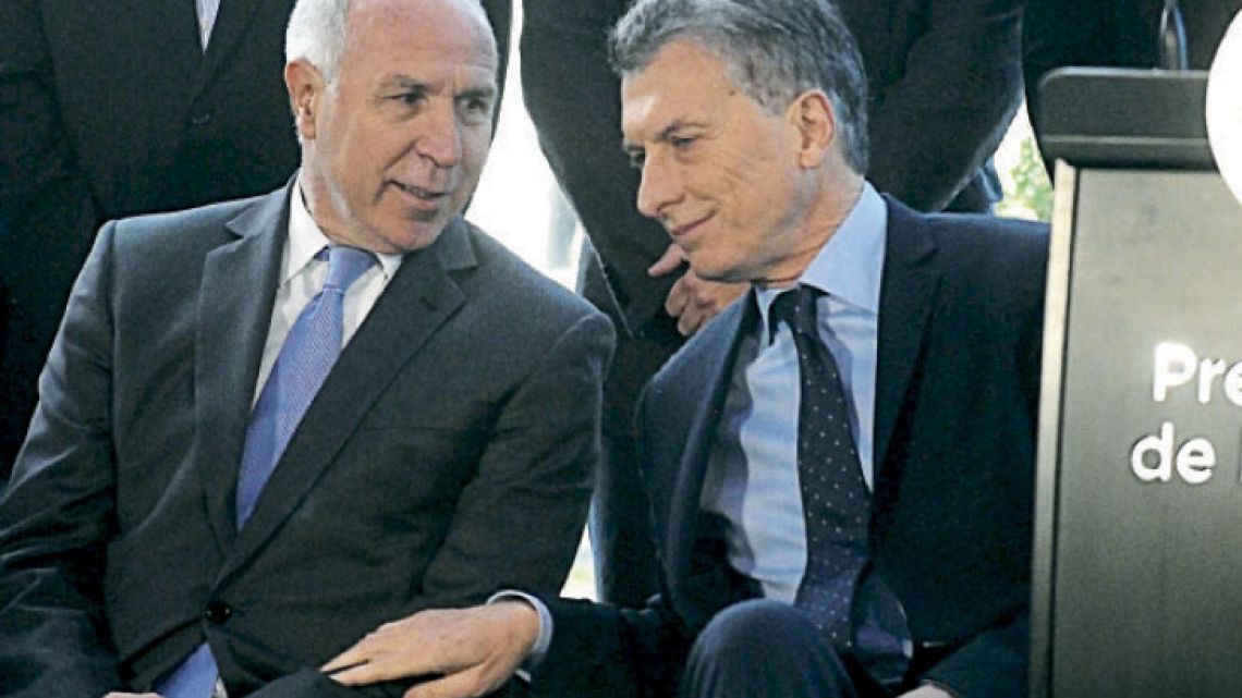 001lorenzetti-macri
