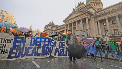 Protestas. Ante situaciones como las que vivimos, hay que evitar la insensibilidad ante los dramas emocionales de los involucrados por los problemas màs serios.