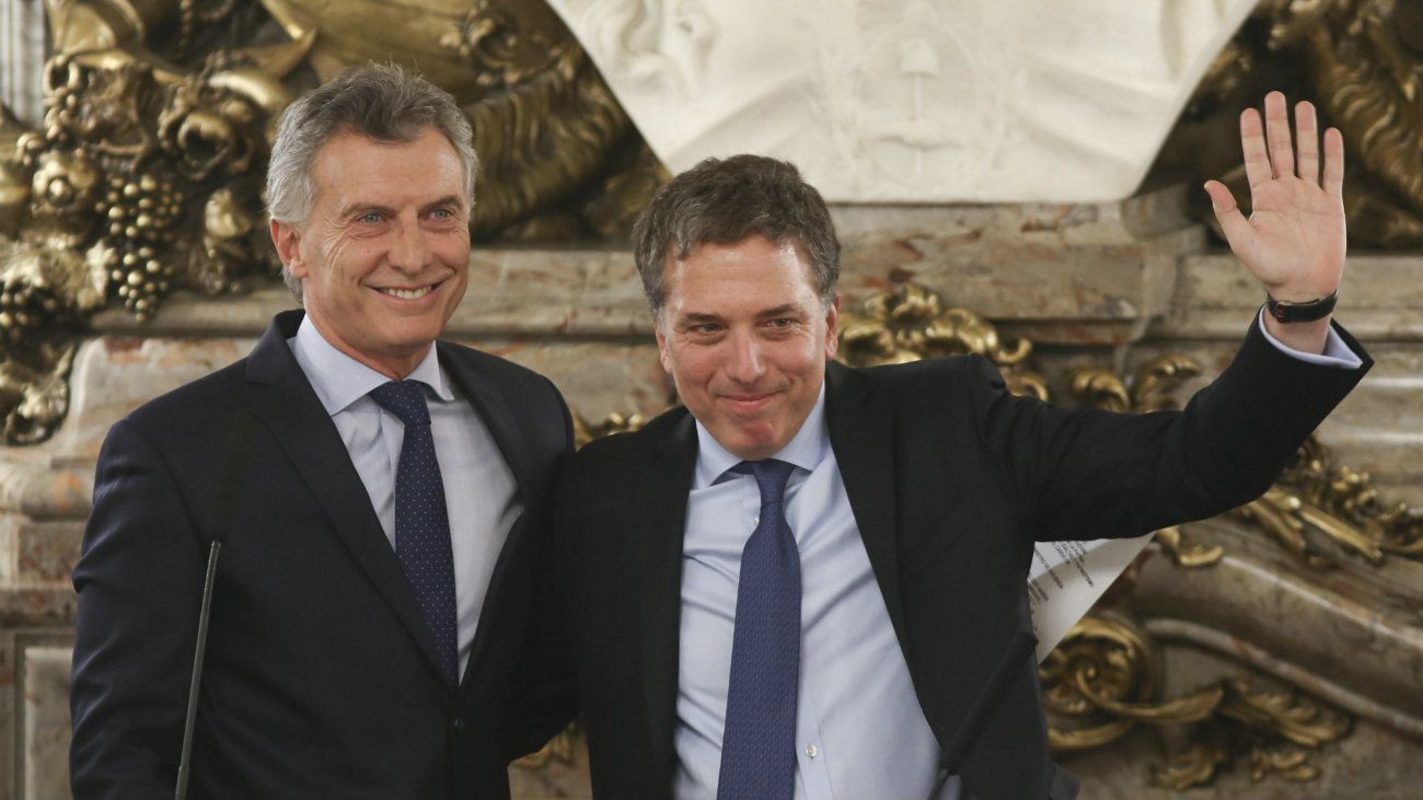 Mauricio Macri con Nicolás Dujovne en Casa Rosada.