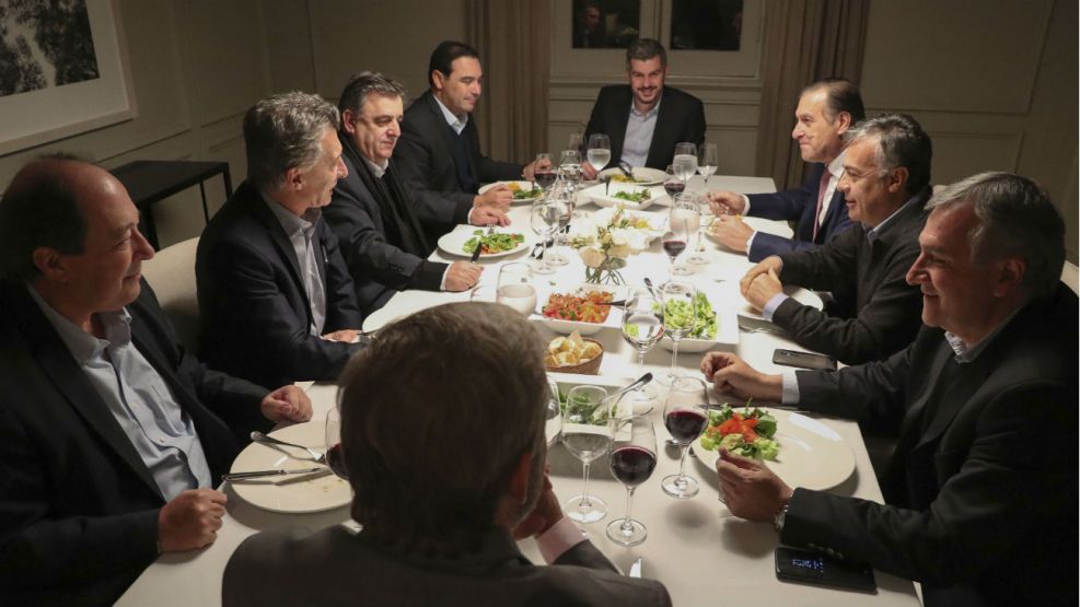 Reunión Macri con dirigentes radicales