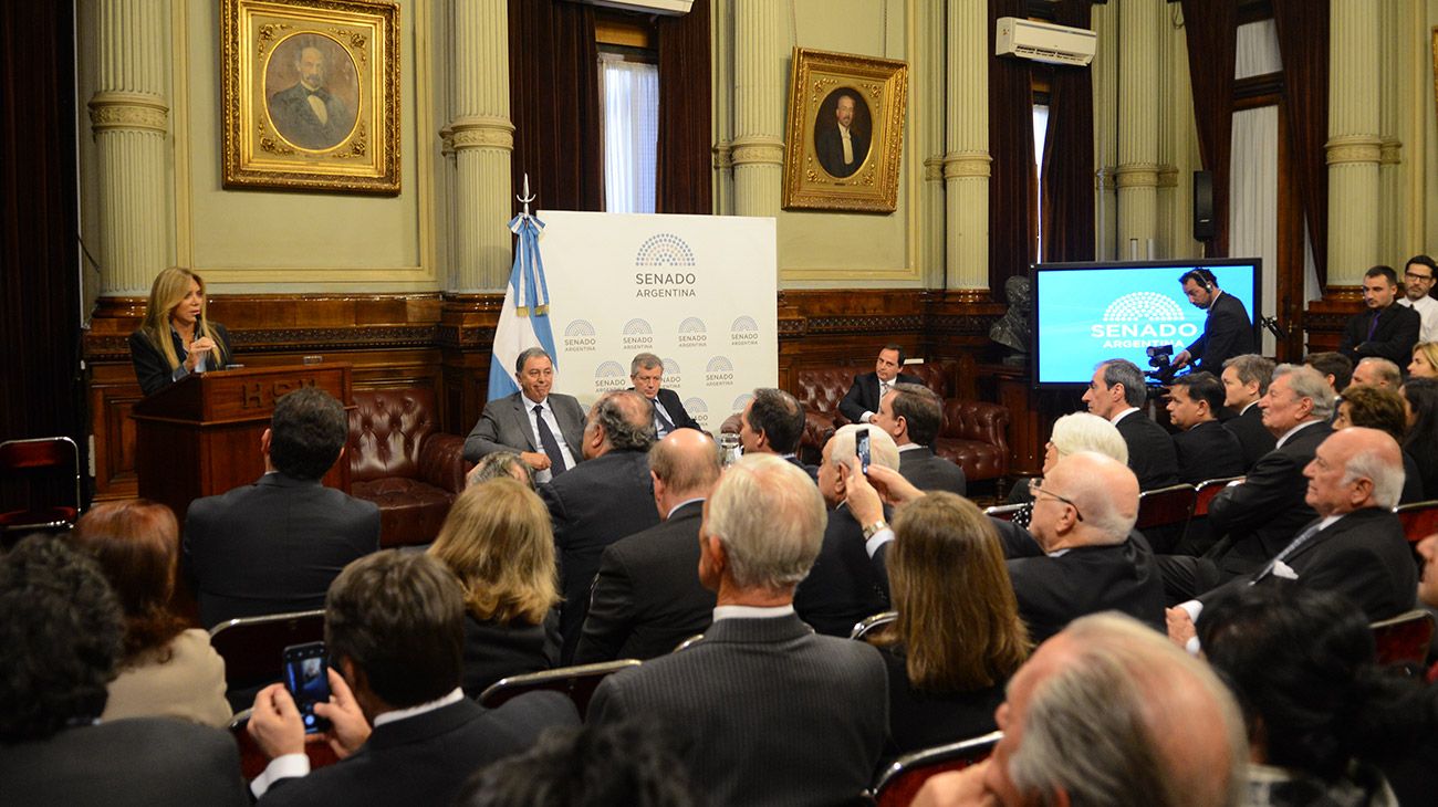 Distinción a la Fundación Educando en el Congreso Nacional