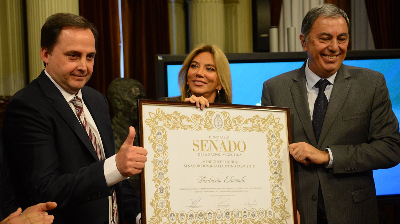 Distinción a la Fundación Educando en el Congreso Nacional