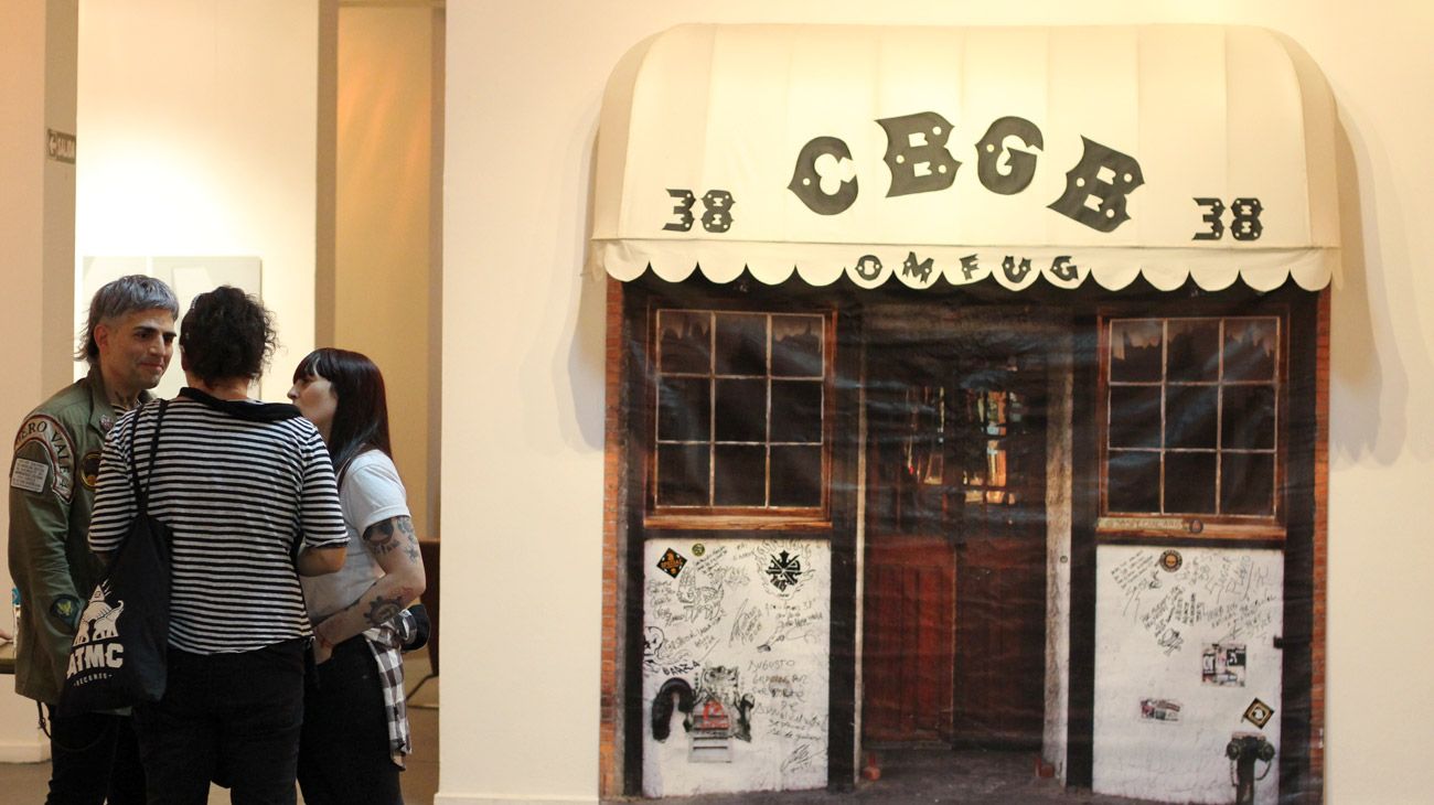 Muestra fotográica de Roberta Bayley "RAMONES & CBGB, Del Caos a la Cultura"