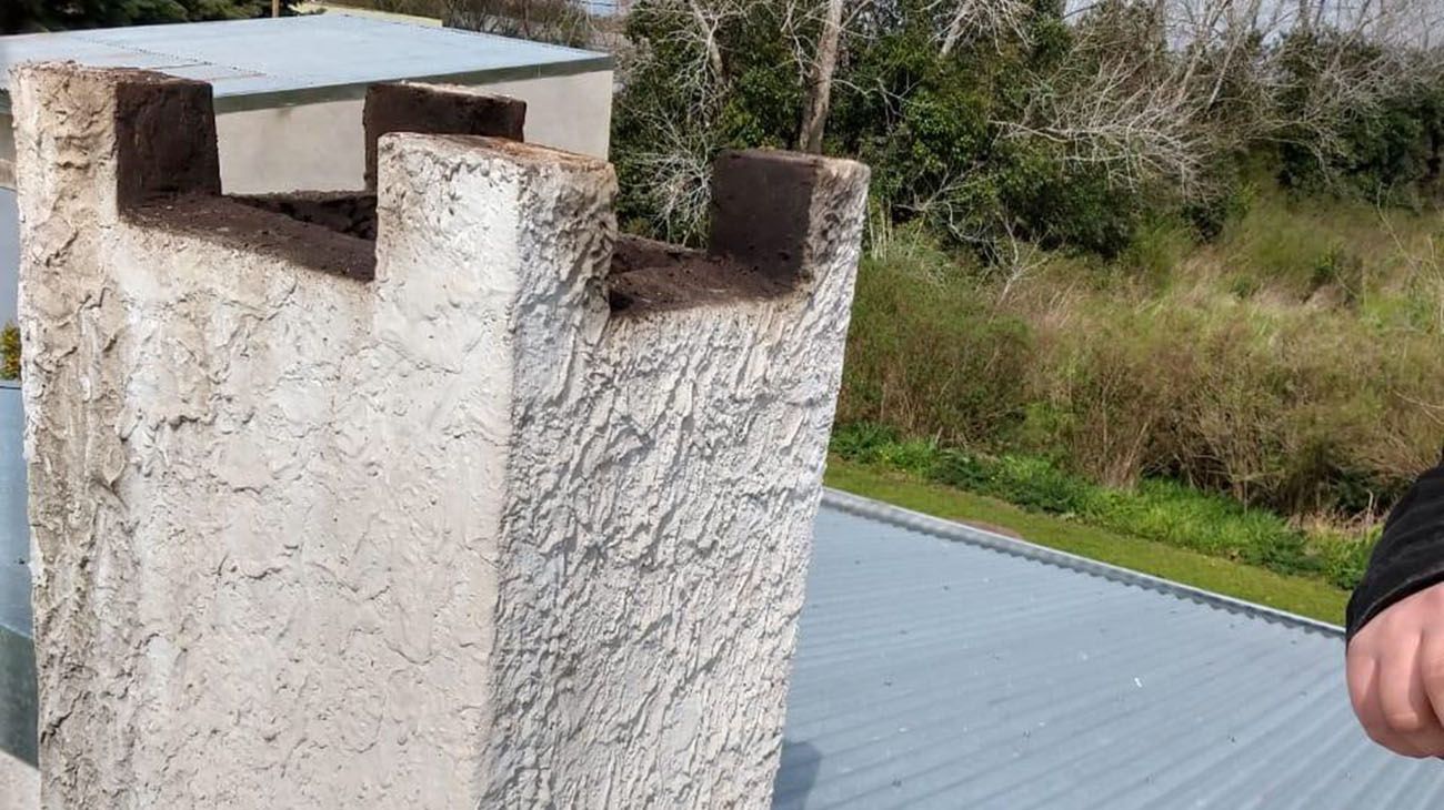 El hombre había ingresado a robar a una casa en Berazategui, y fue detenido luego de quedar atrapado en la chimenea de la vivienda al intentar escapar.