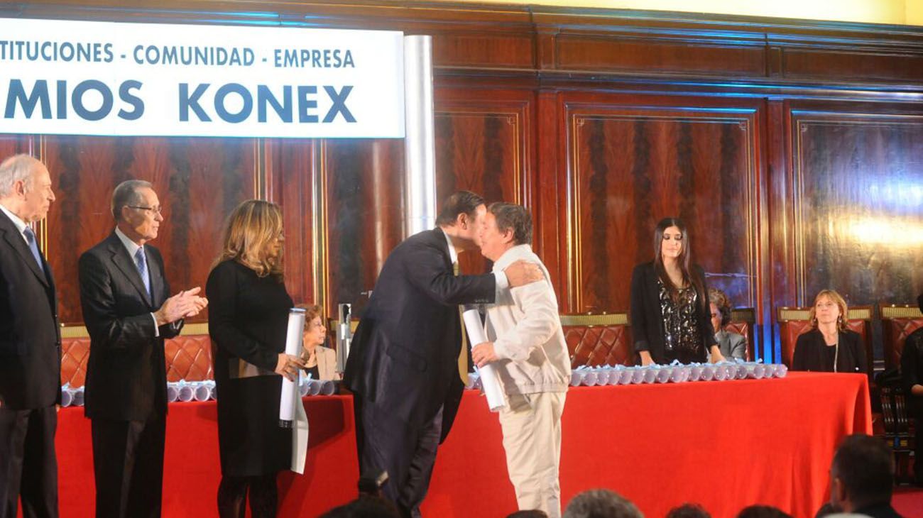 Entrega de diplomas, premios Konex.