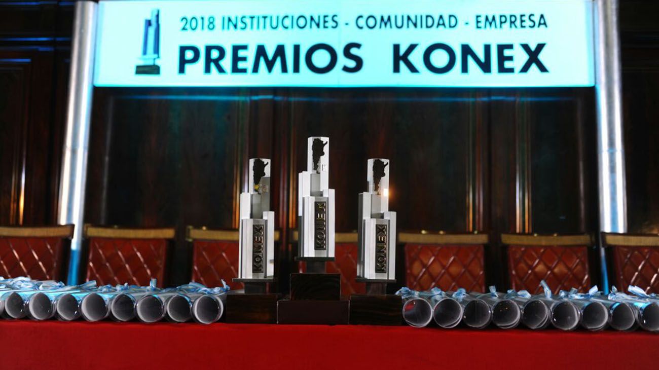 La Fundación Konex entregó reconocimientos al mérito de 100 personalidades destacadas de veinte disciplinas. 