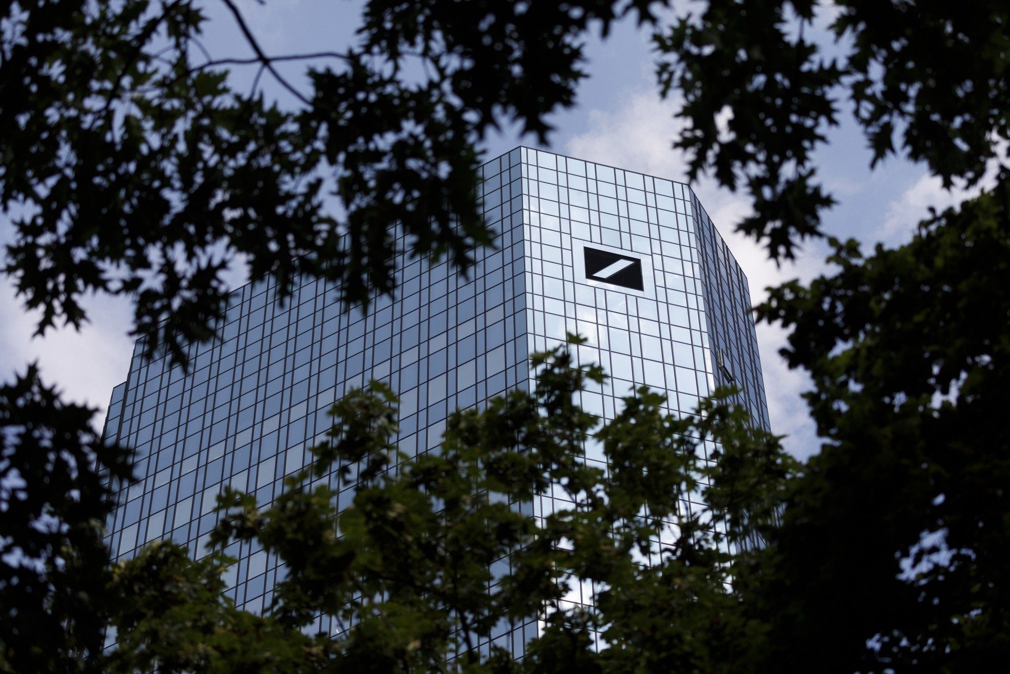 Deutsche Bank Is Said to Be Removed From Euro Stoxx 50 Index