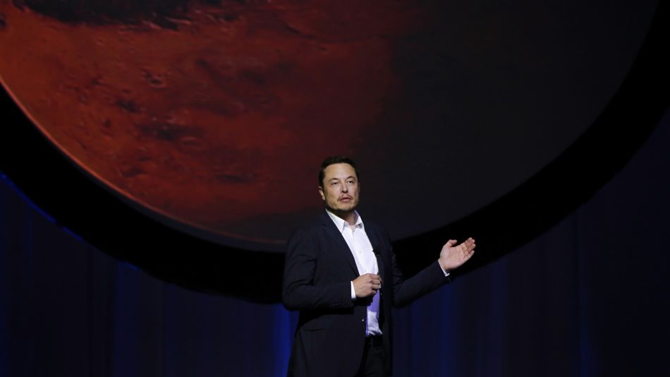 Musk Signs Up First Passenger for Round-The-Moon Trip on SpaceX