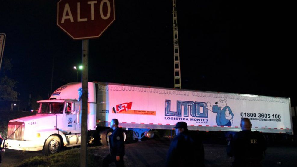 El camión con los 273 cadáveres en Jalisco causa indignación y nadie lo quiere cerca.