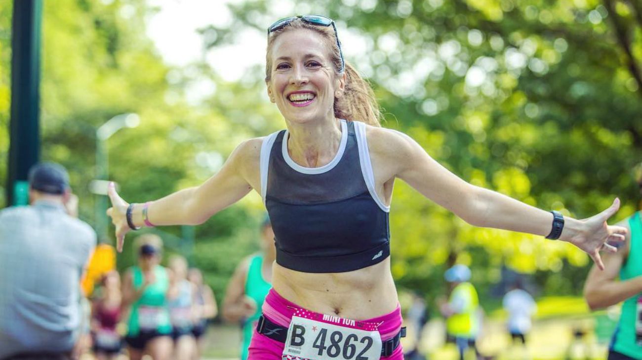 "El running me dio el poder de tomar mi cuerpo para mí. Empezar a correr fue muy difícil, pero lo hacía feliz. Sentía que mi cuerpo volvía a ser mío", expresa Elizabeth.