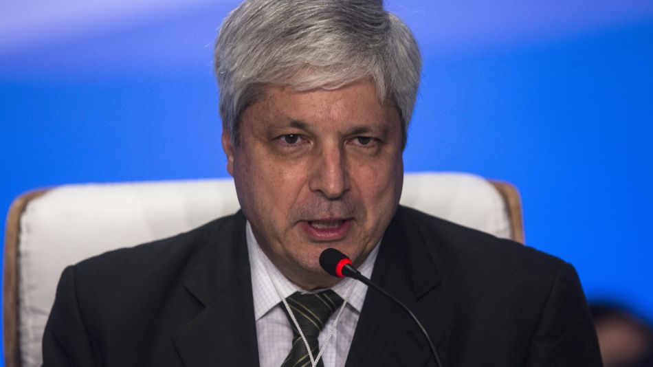 Big Oil Majors Attend Pre-Salt Oil Blocks Auction As Recession-Weary Brazil Expects Billions