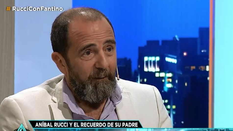 Aníbal Rucci, con Fantino en Animales Sueltos.