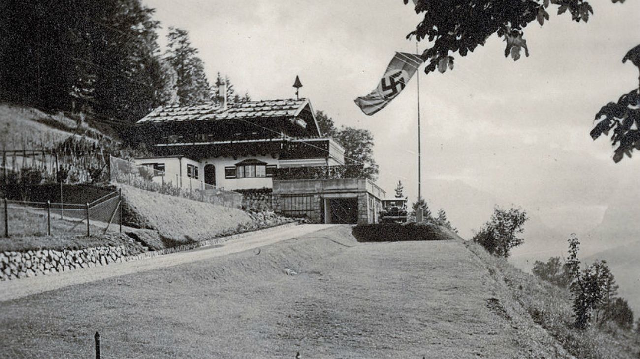 Las ruinas de la antigua casa del dictador llevan abandonadas desde 1952, algo que aprovechó la extrema derecha para convertirlo en un santuario nazi.