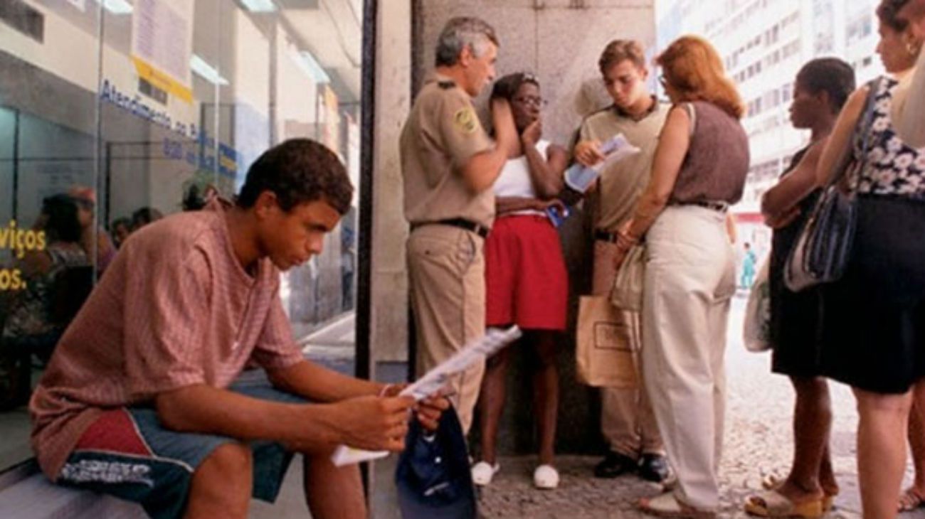 La tasa de desempleo de Brasil cayó por quinta vez consecutiva en los tres meses hasta agosto.