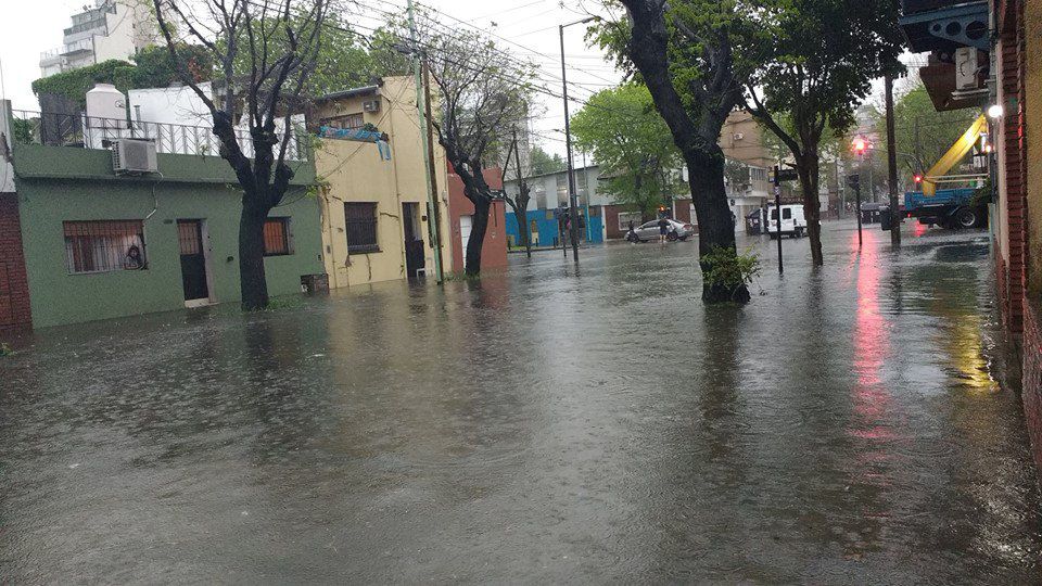 Inundaciones y cortes de energía, las consecuencias de las tormentas en el Área Metropolitana. 