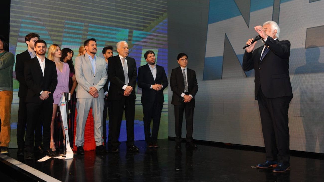 Personalidades en el lanzamiento de Net TV