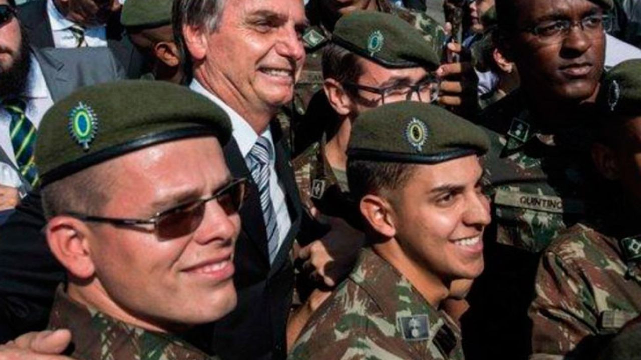 001-bolsonaro-militar