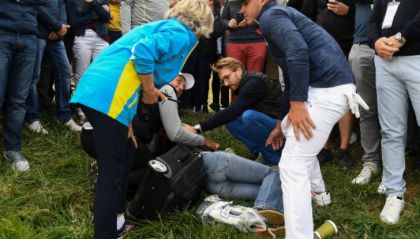 Brooks Koepka pelotazo espectadora ryder cup afp