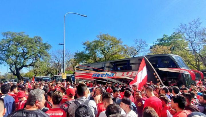 banderazo independiente 442