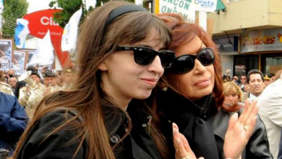 La hija del matrimonio presidencial no cuenta con fueros parlamentarios.