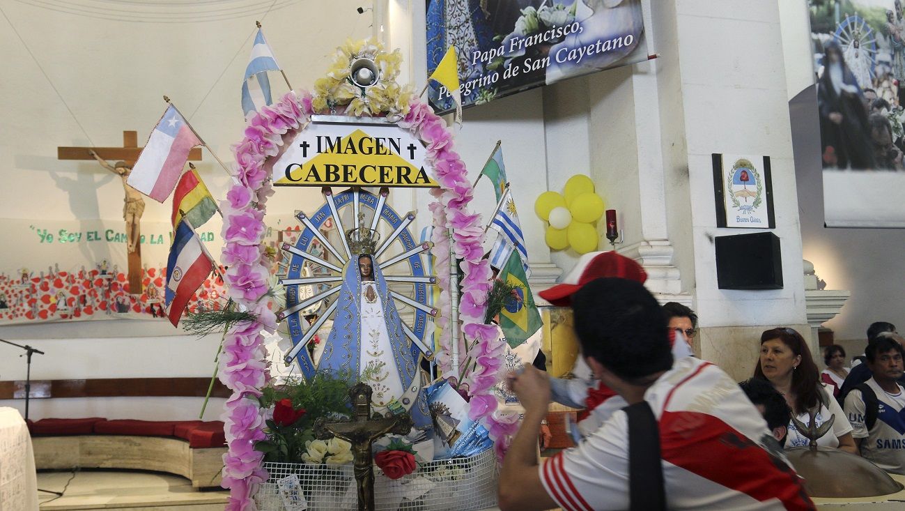 La movilización comenzó al mediodía en el barrio de Liniers. 