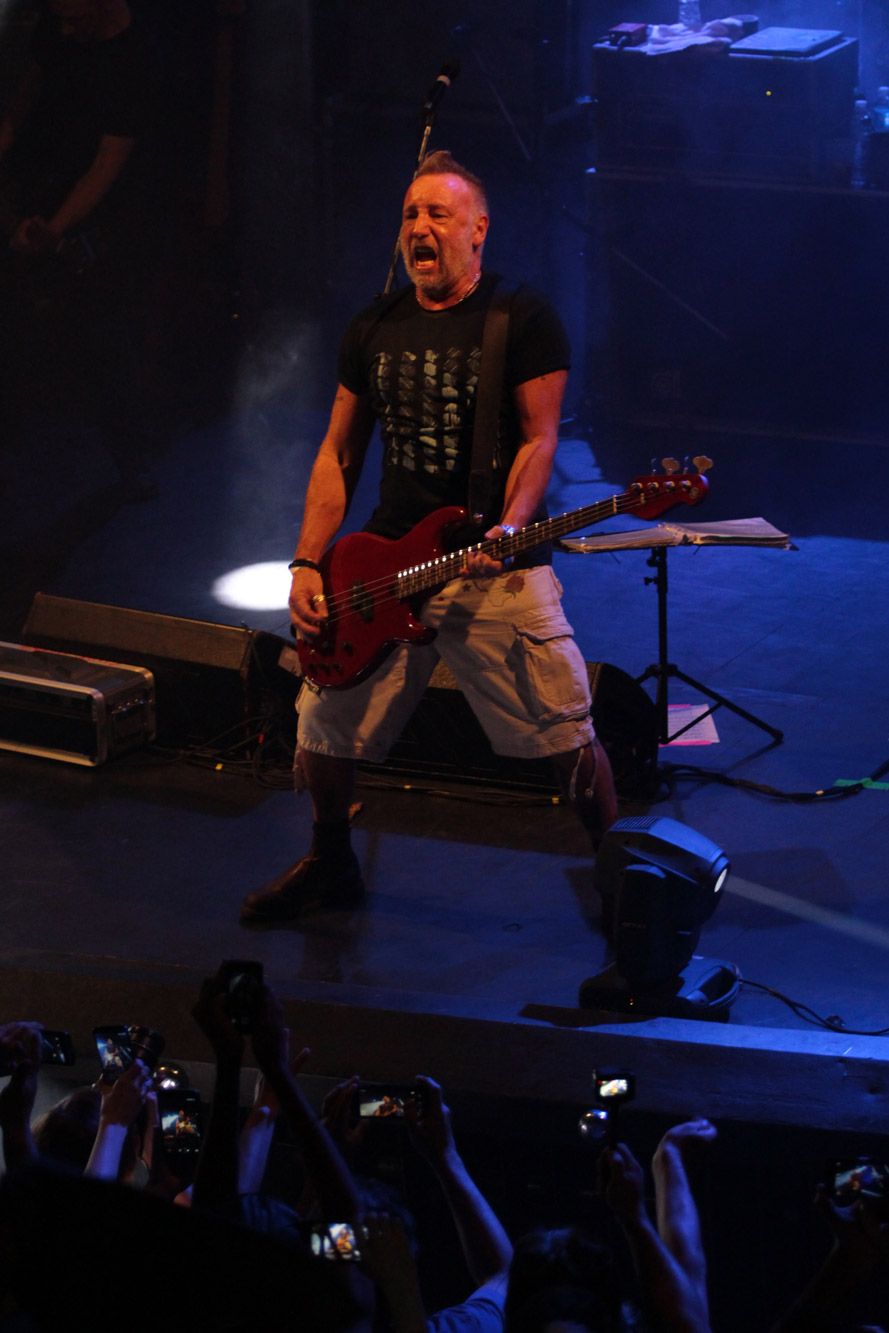 El show deslumbrante de Peter Hook en la Argentina.