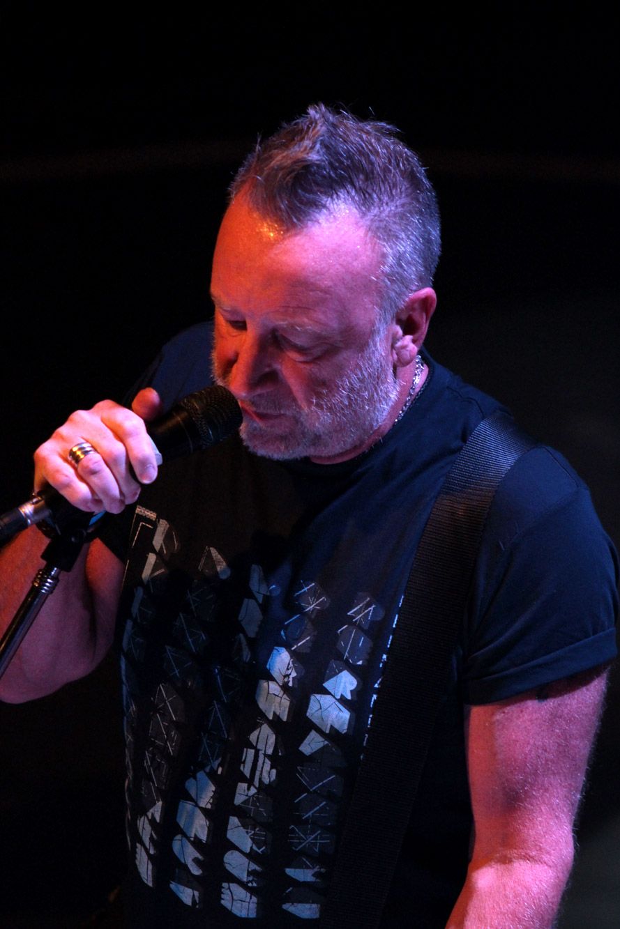 El show deslumbrante de Peter Hook en la Argentina.