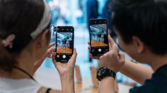 Apple Inc.'s iPhone XS, XS Max and Watch Arrive In Stores