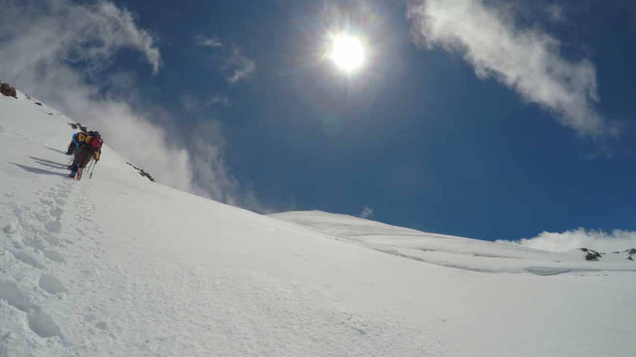  Imagen de carácter ilustrativo. Nueve alpinistas murieron en el monte Gurja de Nepal debido a una fuerte tormenta de nieve que devastó su campamento.