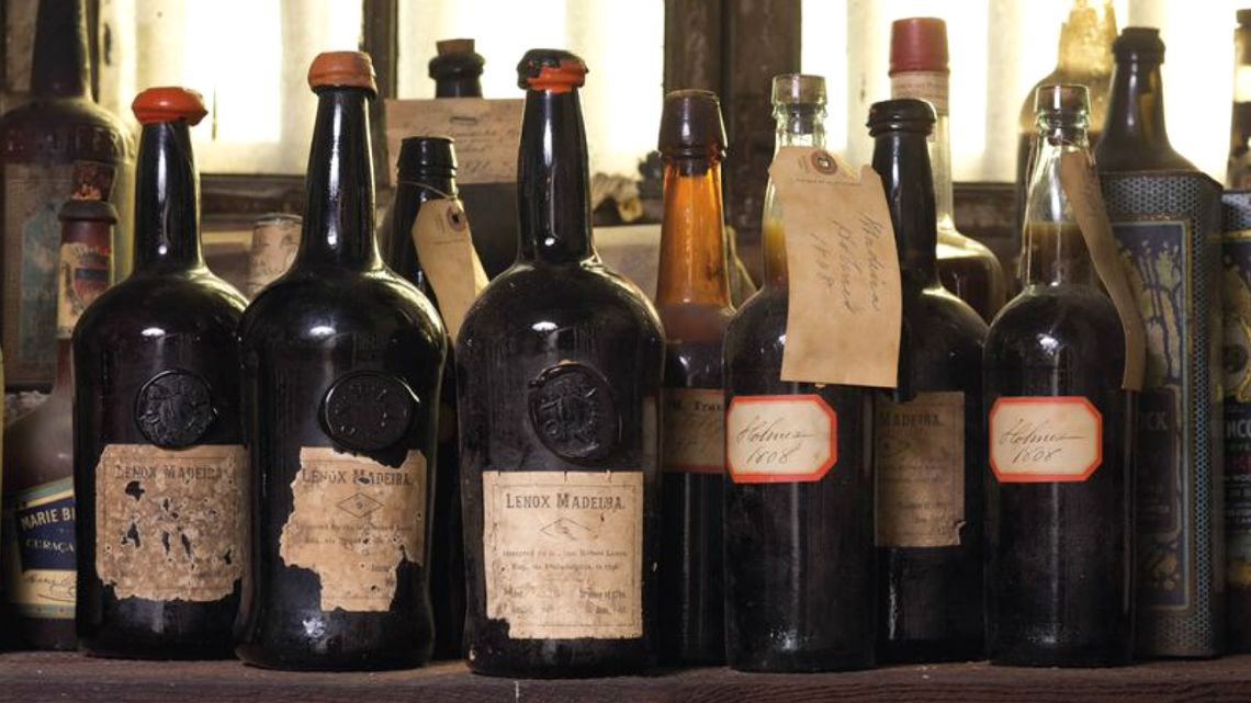 Botellas de vidrio, tres siglos de historia ligada al mundo del vino –  Bodegas Alcasor