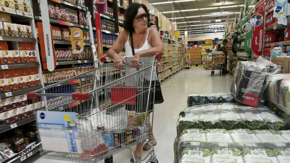 La baja en las ventas indica la caída en el consumo.
