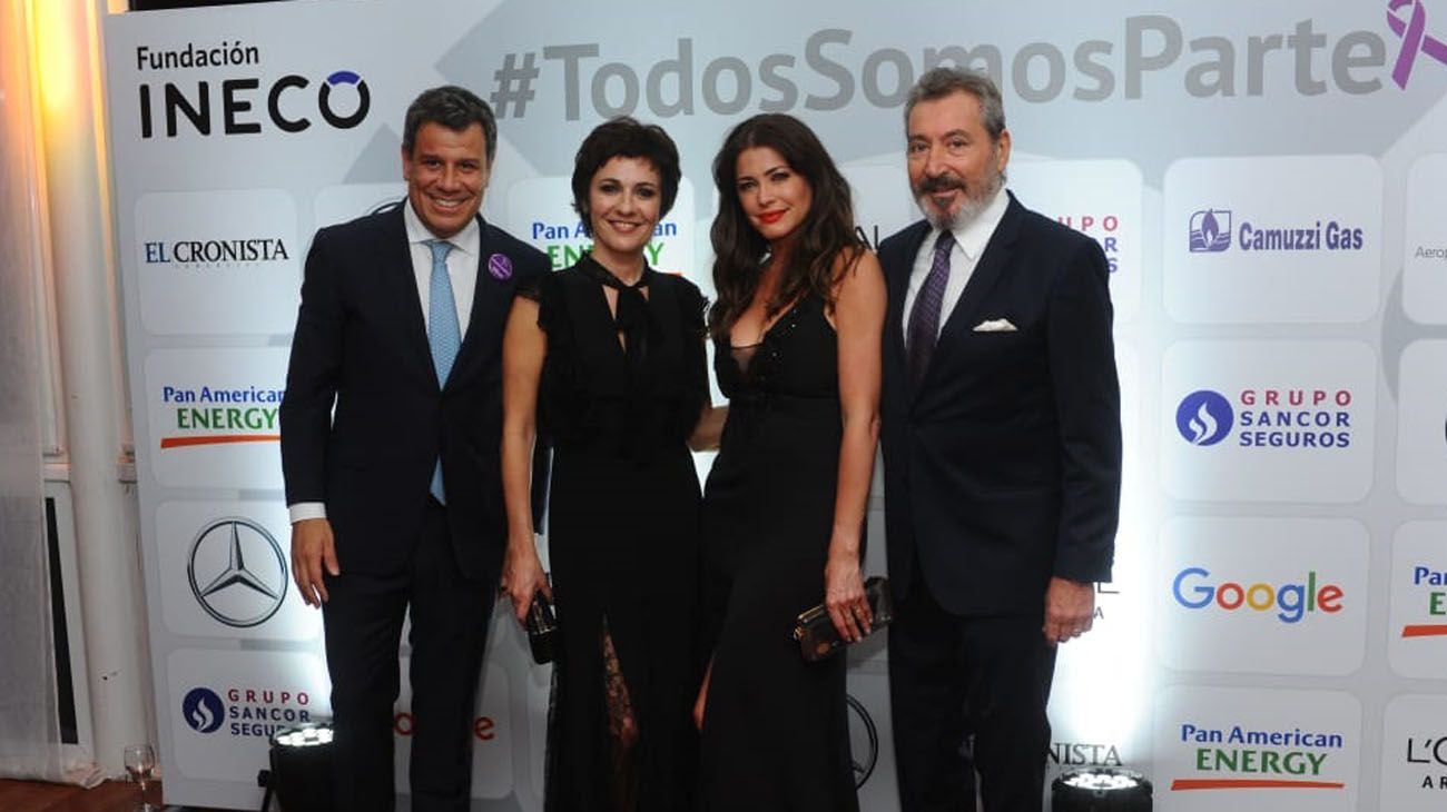 Facundo Manes y su esposa, Josefina Scioli, junto a Daniel Vila y Pamela David en la Cena Anual de la Fundación INECO.