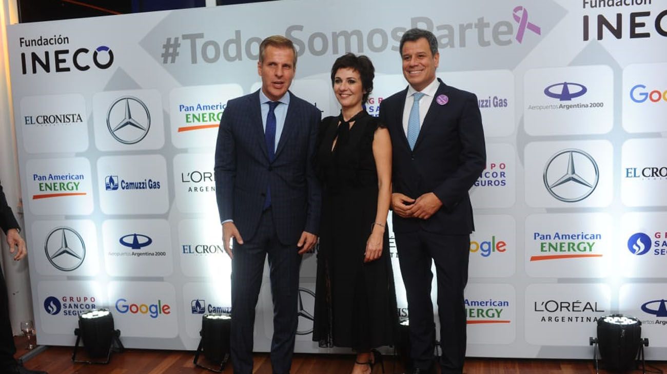 Martín Redrado junto a Facundo Manes y su esposa, Josefina Scioli en la Cena Anual de la Fundación INECO.