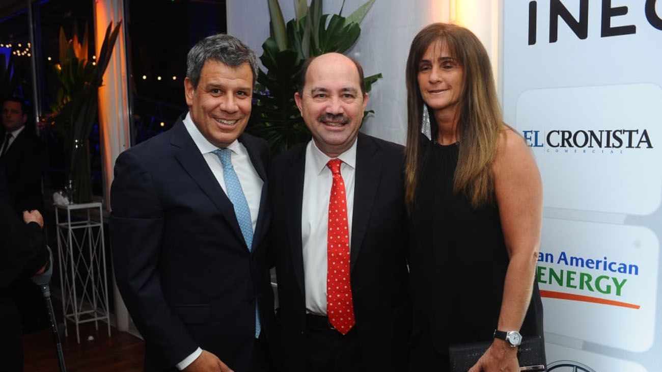 Facundo Manes posó con todos los invitados de la Cena Anual de la Fundación INECO en el Yatch Club de Puerto Madero.