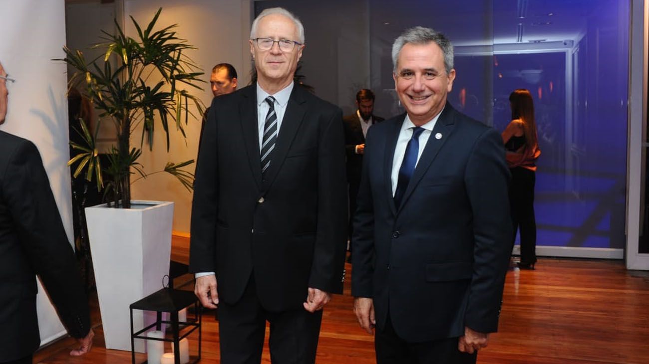 Carlos Inagramo, Vicepresidente  de Sancor Seguros y Eduardo Reixach, Presidente de Sancor Seguros, en la Cena Anual de la Fundación INECO.