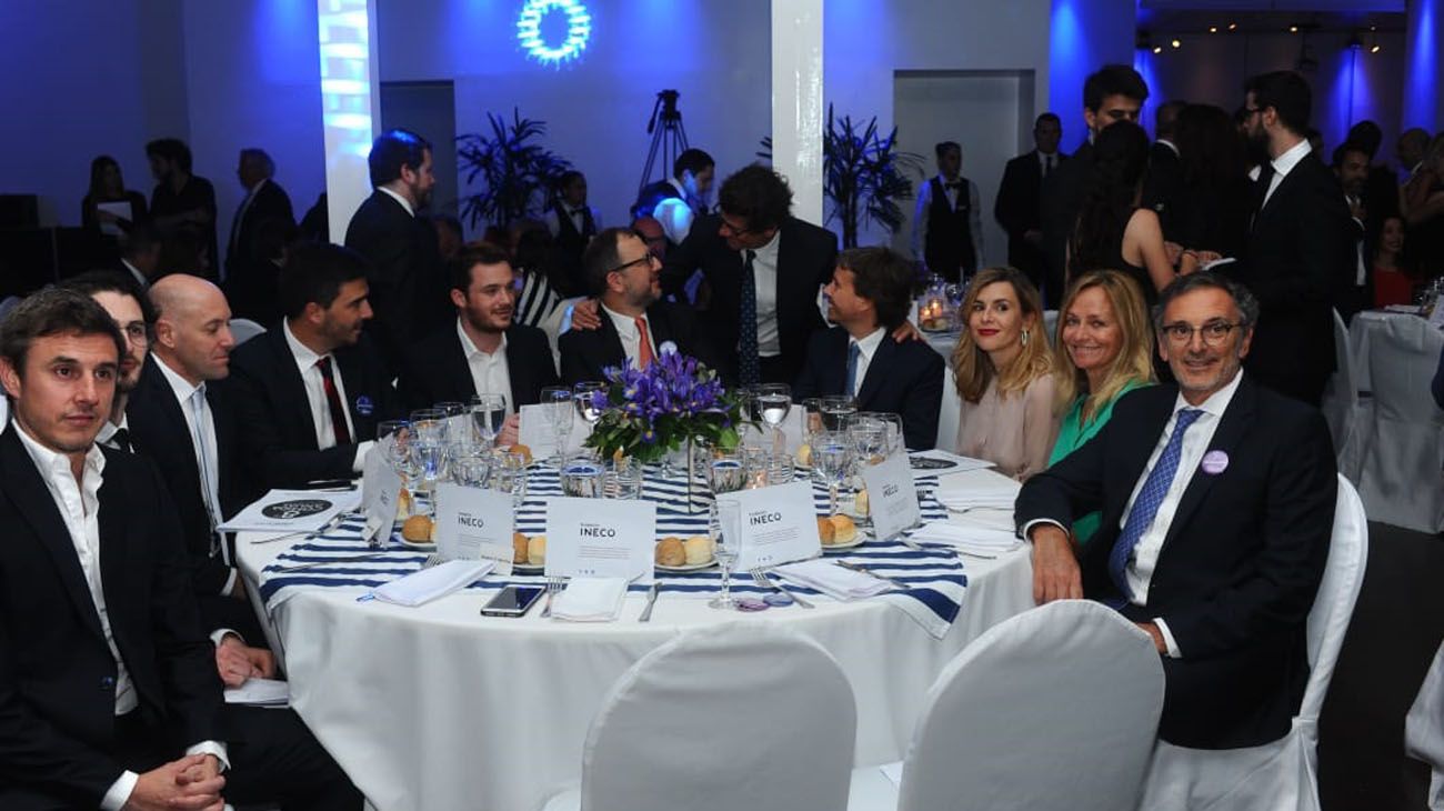 La Fundación INECO realizó su octava Cena Anual, en esta ocasión, el lugar elegido fue el Yatch Club de Puerto Madero.