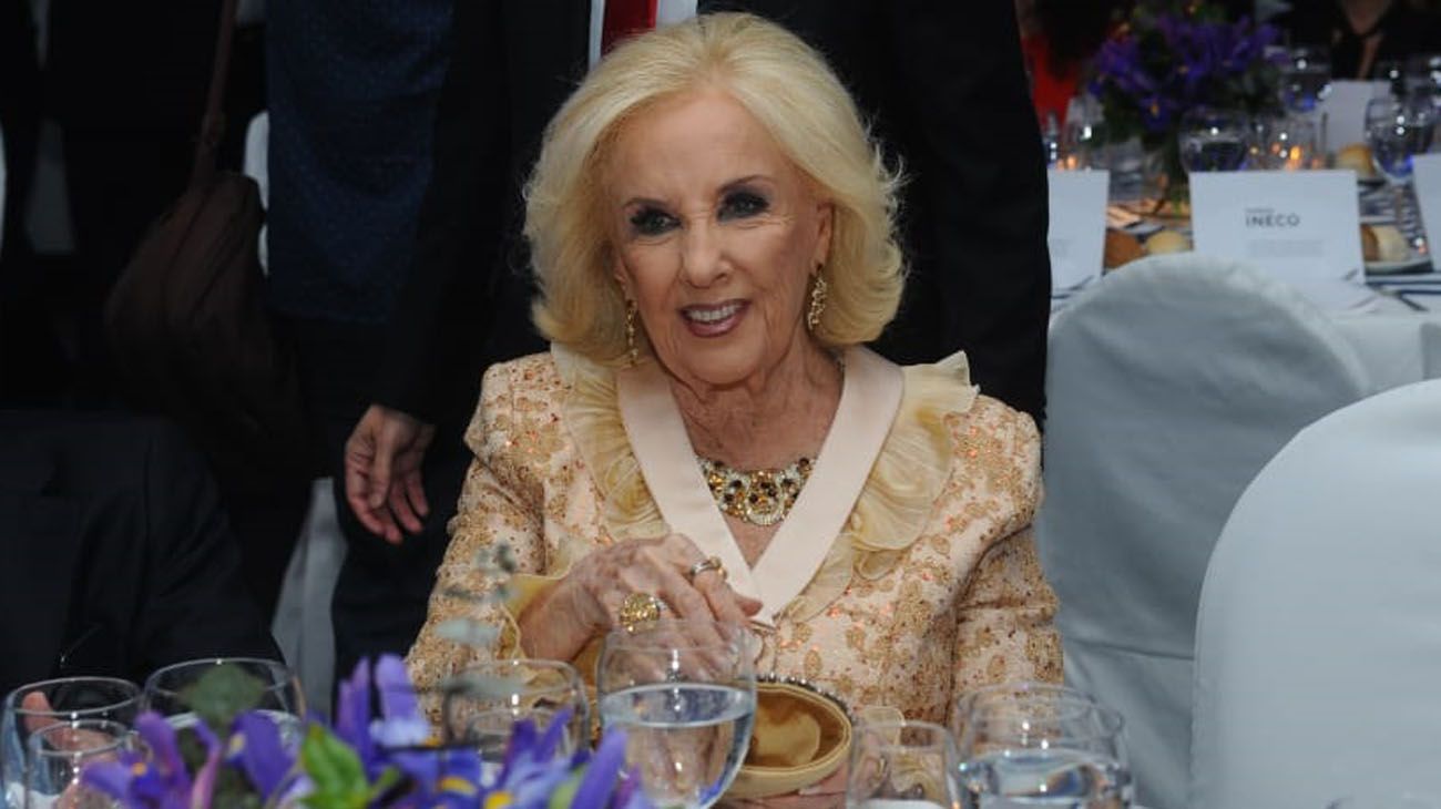 Mirtha Legrand, presente en la Cena Anual de la Fundación INECO, realizada en el Yatch Club de Puerto Madero.