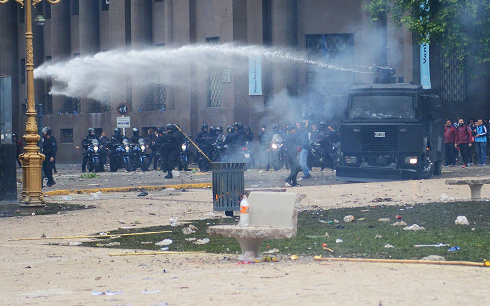  Incidentes en el congreso durante la votación del presupuesto