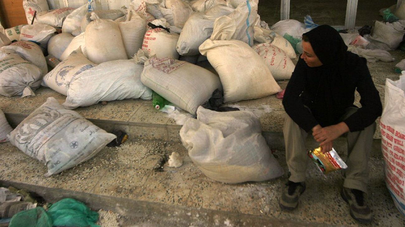 Irak, Bagdad, atentado en un centro de alimentos para civiles.