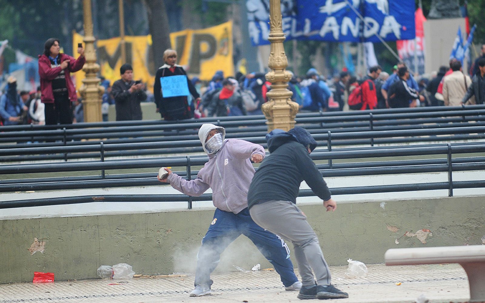 Incidentes en el congreso durante la votación del presupuesto