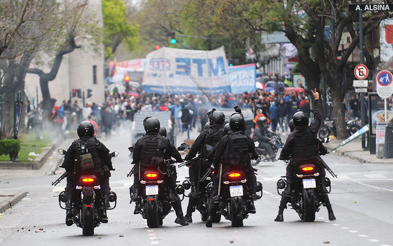 Incidentes en el congreso durante la votación del presupuesto