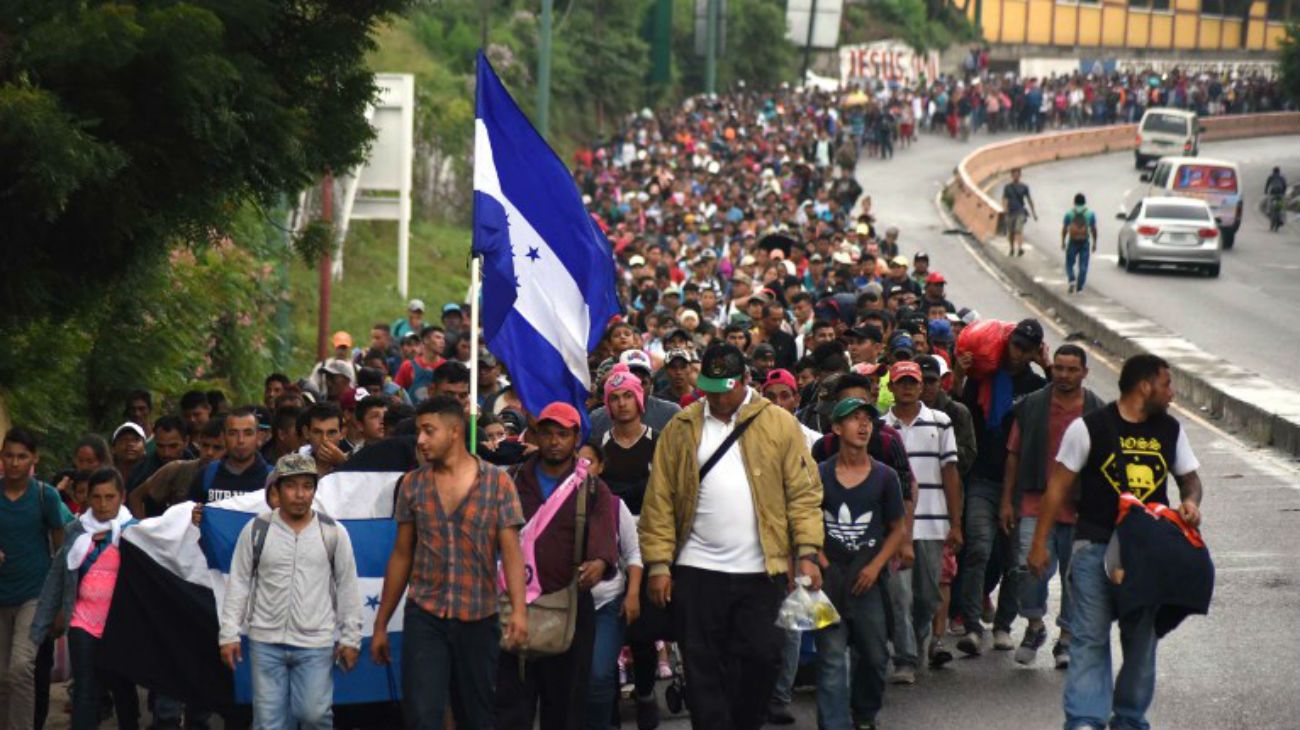 Migrantes hondureños en una caravana hacia los Estados Unidos en Chiquimula, Guatemala, el 17 de octubre de 2018.