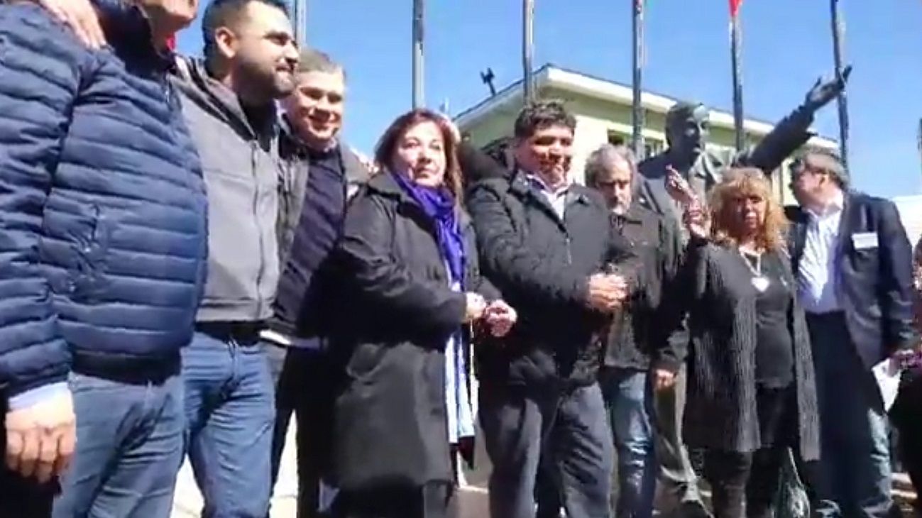 Río Gallegos. Políticos y dirigentes en el homenaje a Kirchner. Su familia estuvo ausente. 