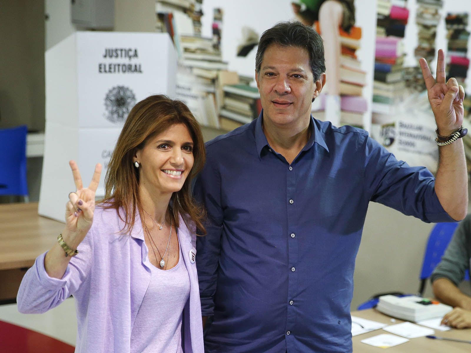 Bolsonaro y Haddad votando en la segunda vuelta de las elecciones en brasil