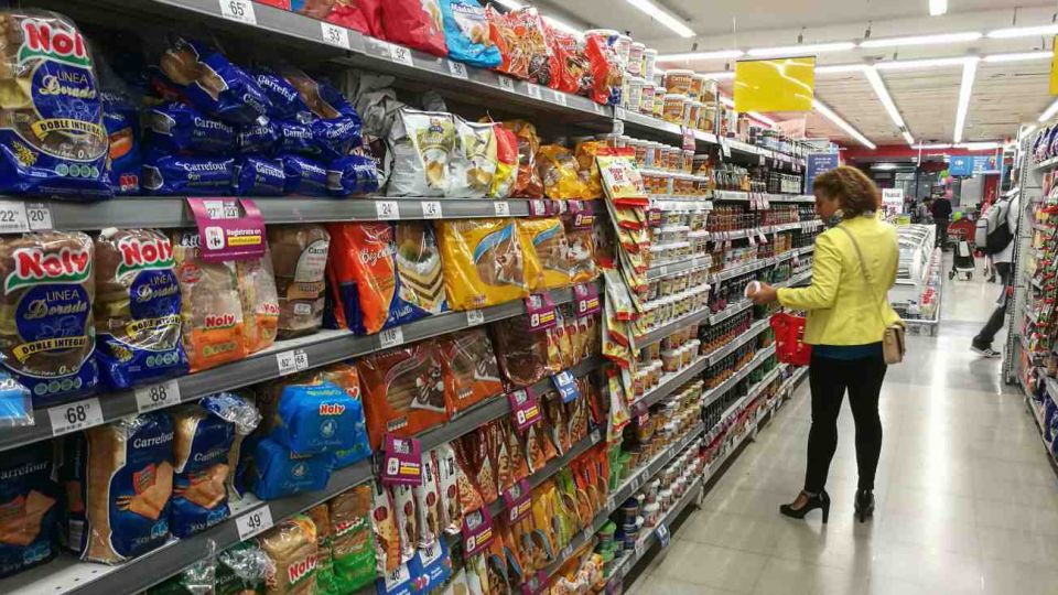 La inflación sigue varios puntos por arriba de los salarios.